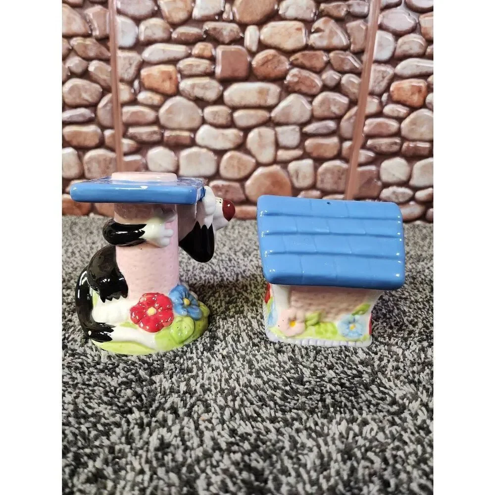 Sylvester and Tweety Salt and Pepper Shakers